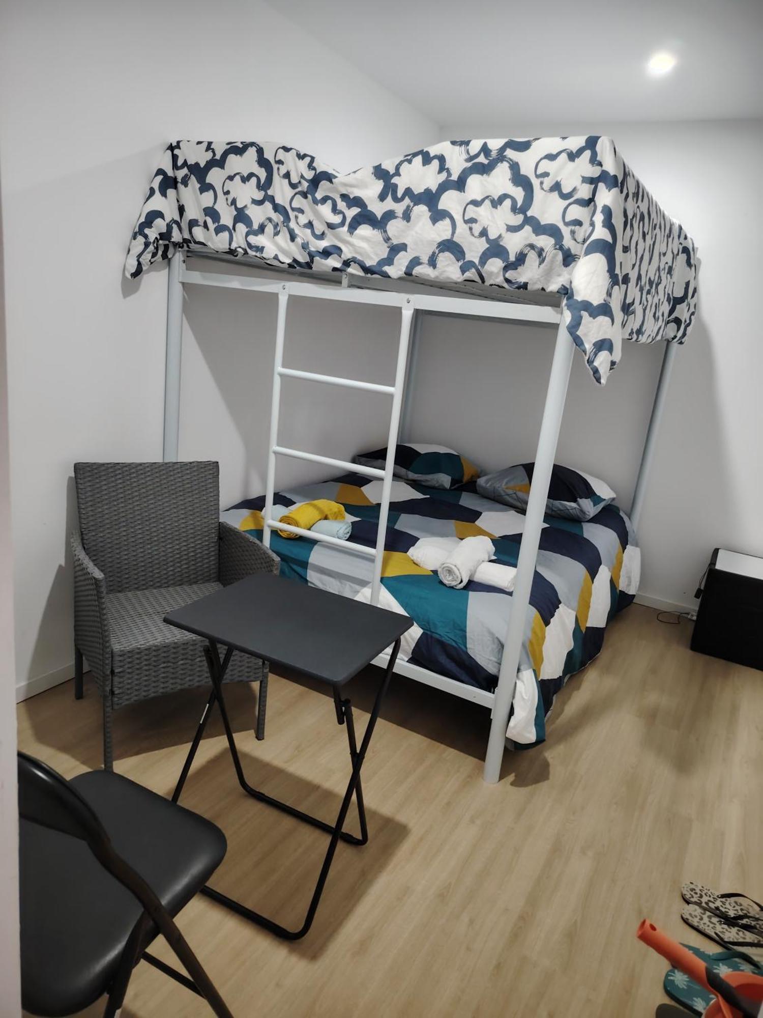 Locatif Gare Lille Europe Souvenir Bed & Breakfast Екстериор снимка